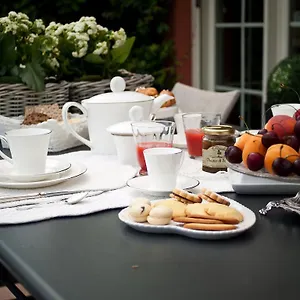 Elena's Couette-café